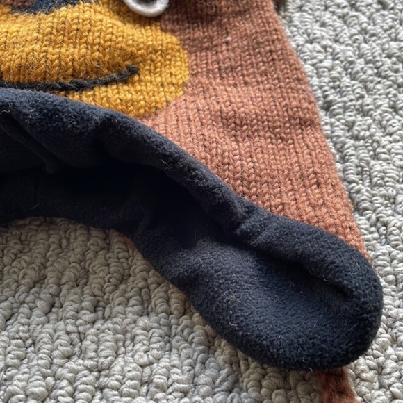 Unisex/Kids Brown & Tan Wool Funny Bear Face Beanie With Pom Pom Strings - Picture 5 of 10